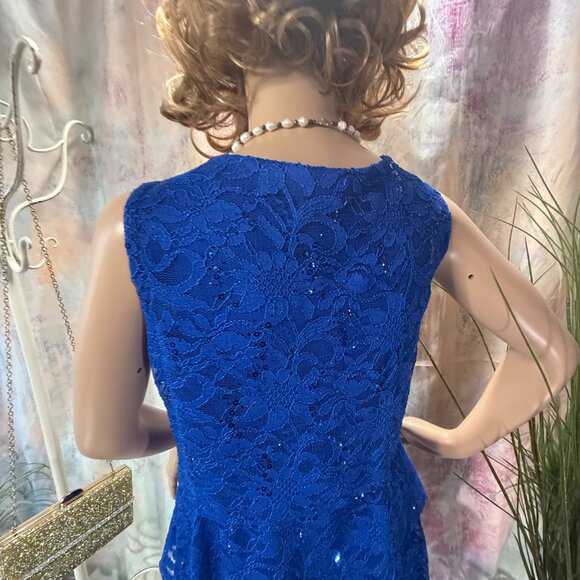 📌Ronni Nicole Lace Unique Layered Evening Dress Perfect For Any Formal Occasion - Picture 9 of 16